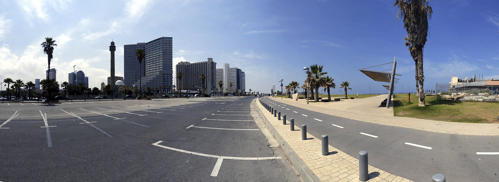 israel – tel aviv - vor dem  dolphinarium - teilpanarama