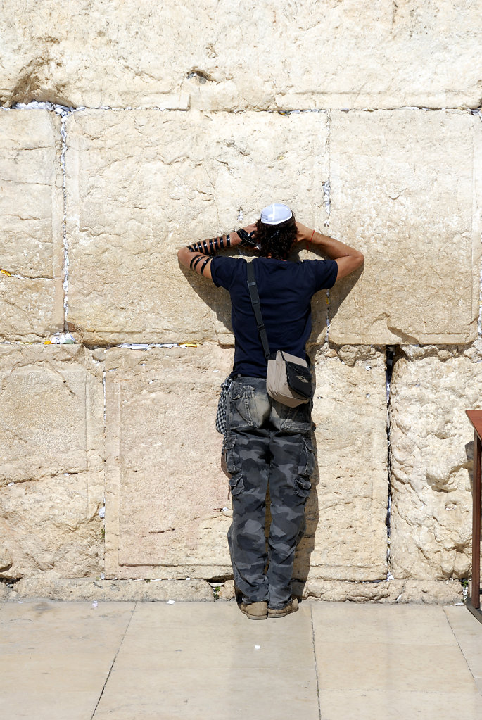 israel – jerusalem - vor der klagemauer - im gebet