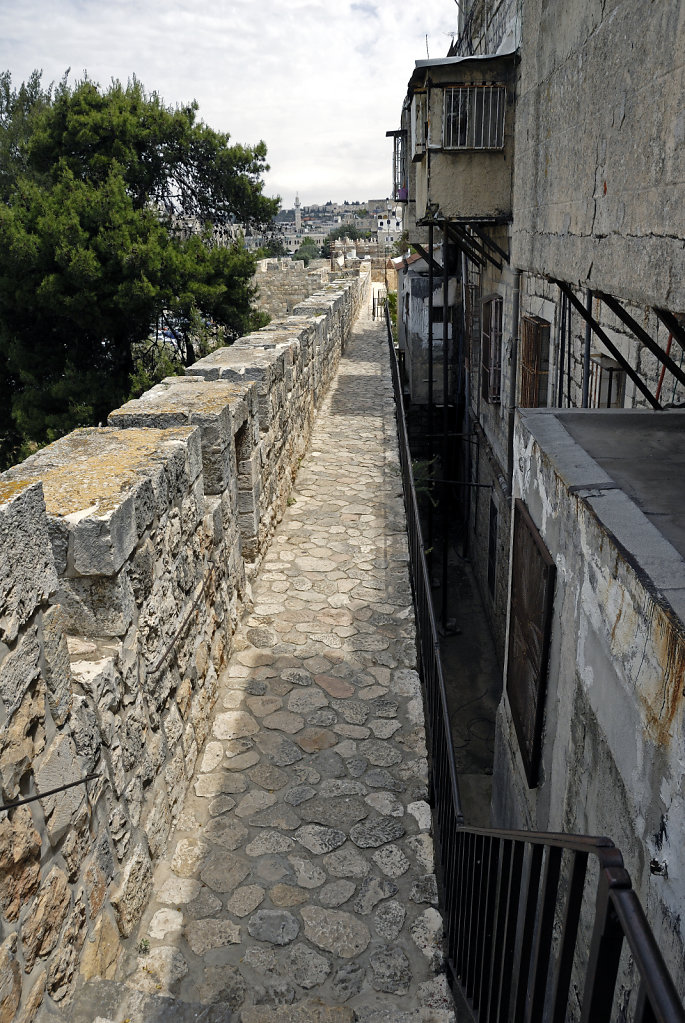 israel – jerusalem - der blick entlang der mauer 