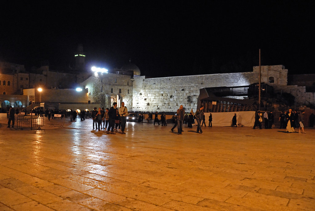 israel – jerusalem - western wall plaza nachts