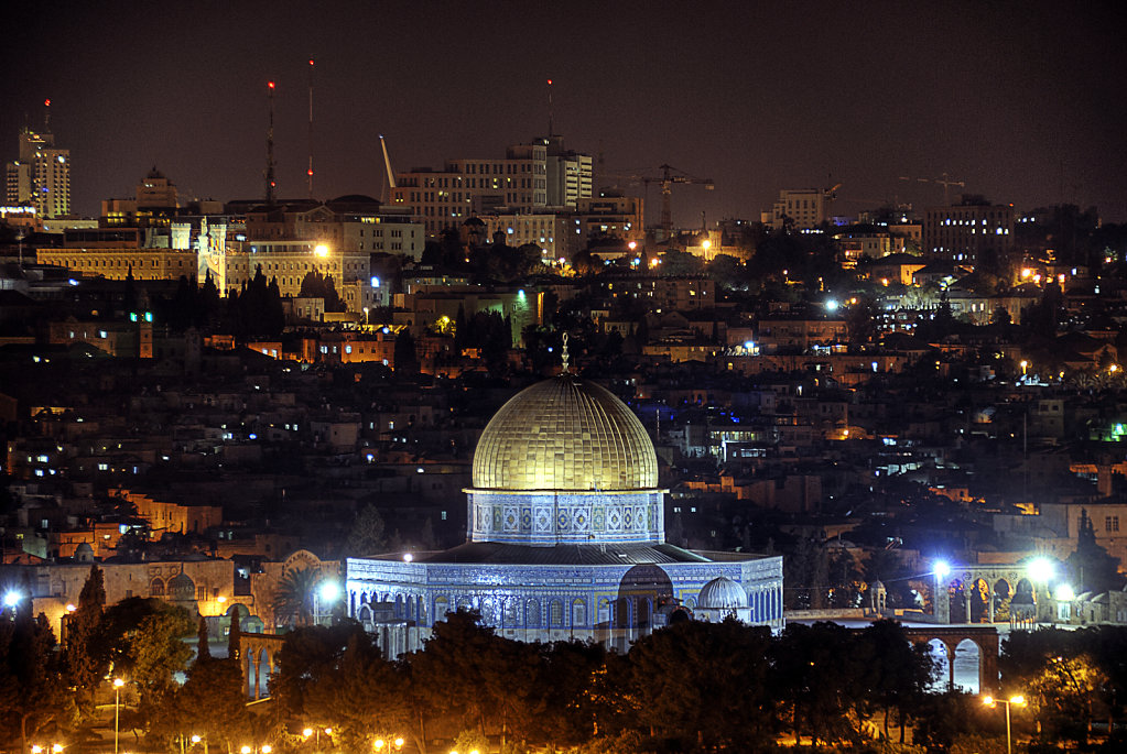 israel – jerusalem - blick vom ölberg  nachts - der felsendom