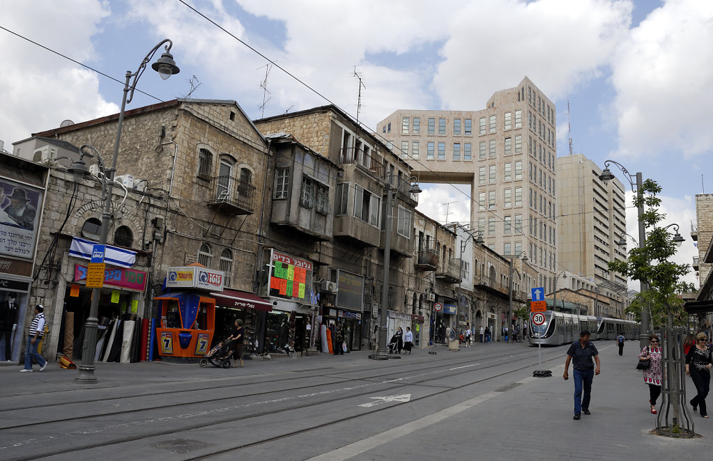 israel – jerusalem - jaffa street – alt und neu