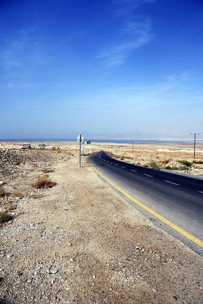 israel- totes meer - masada  - asphaltband