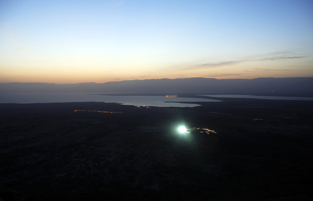 israel- totes meer - masada  - morgendämmerung