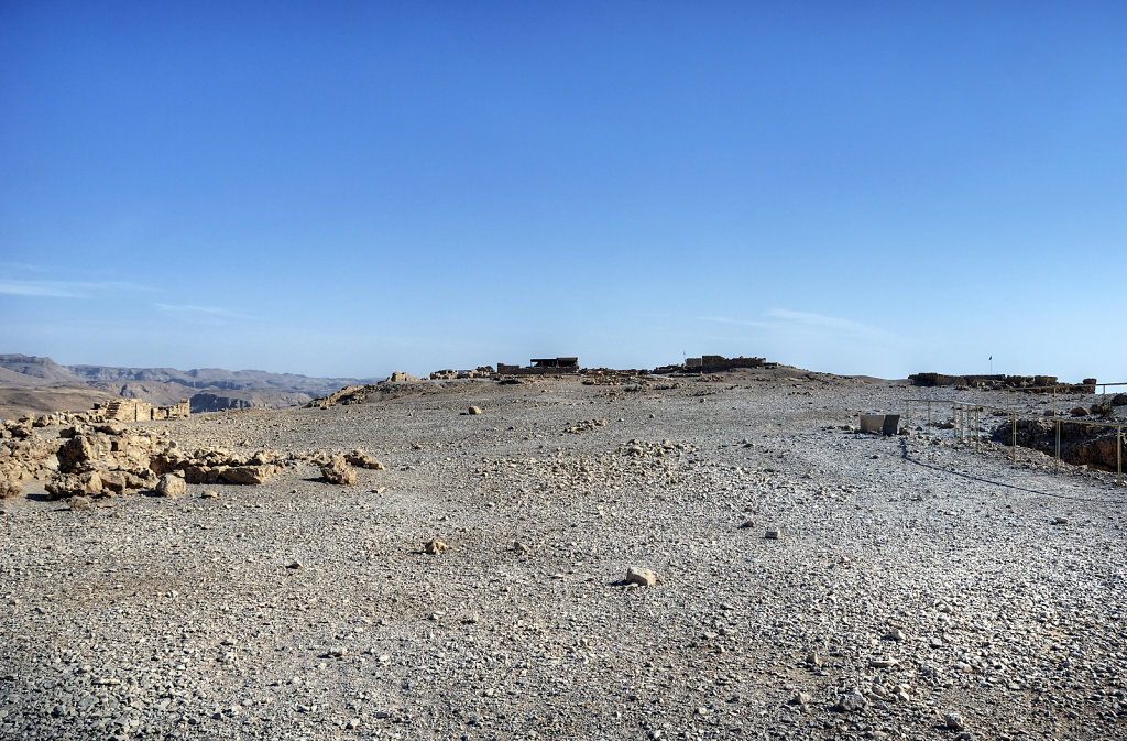 israel- totes meer - masada  - auf dem plateau