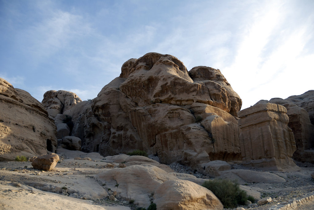 jordanien - petra - die djinn blocks  teil 2