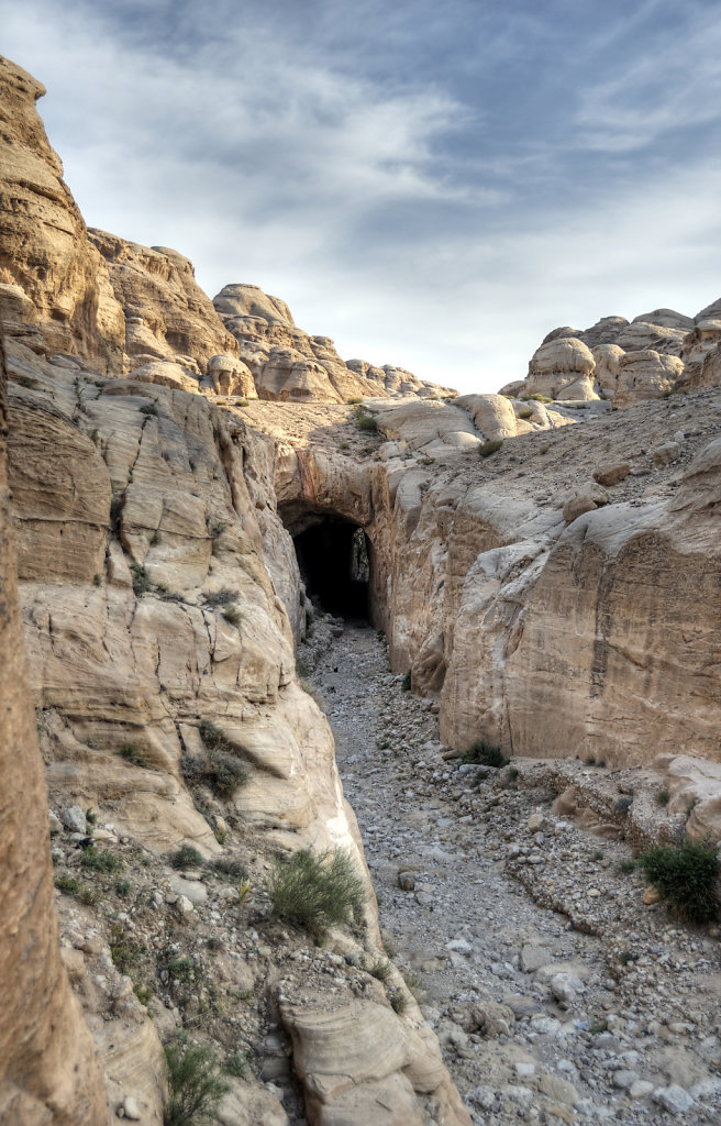 jordanien - petra - der tunnel