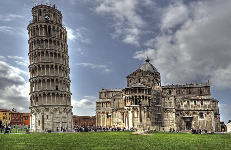italien - pisa - der schiefe turm und der dom