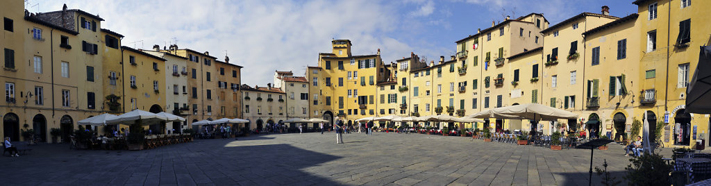 italien- lucca - 270° teilpanorama piazza anfiteatro