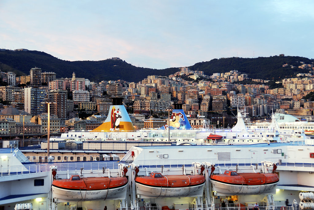 italien - genua - blick auf die stadt teil 2