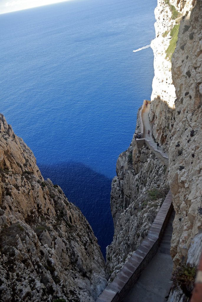 italien - sardinien - grotta di nettuno - der abstieg