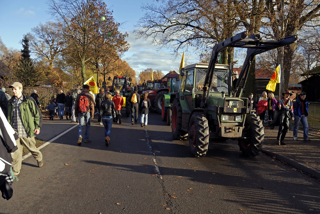 castor november 2010 –    treckerblockade in splietau (01)