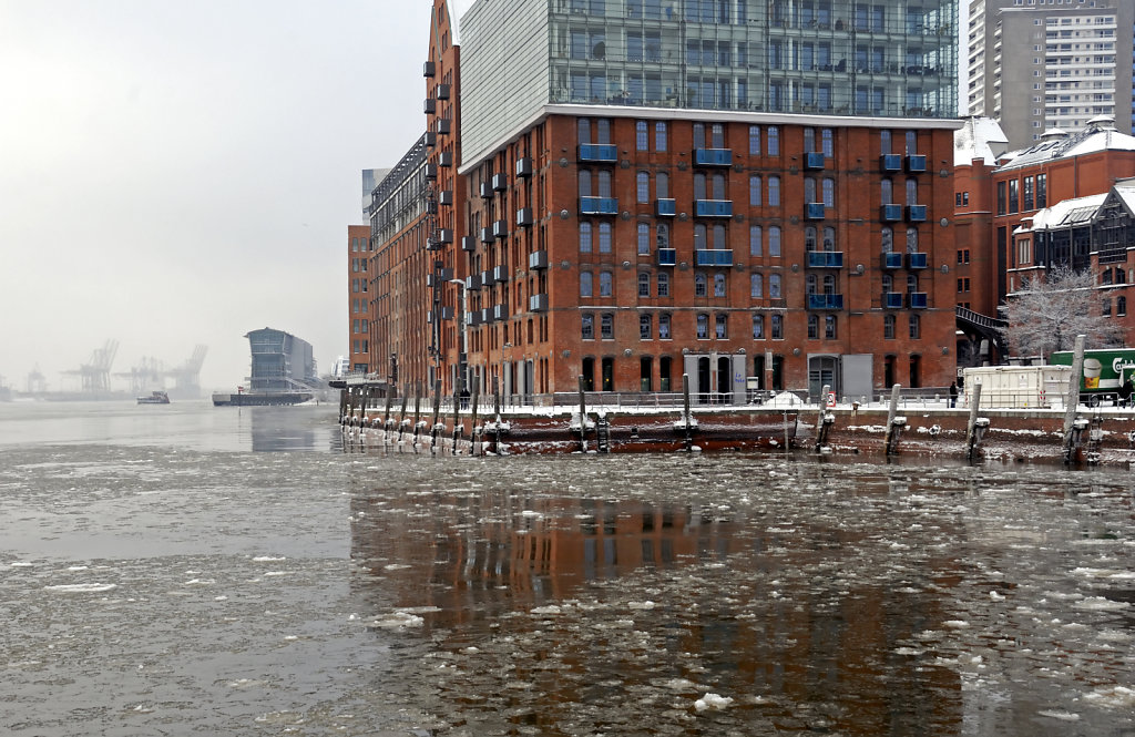 hamburg hafen  (140)- große elbstraße