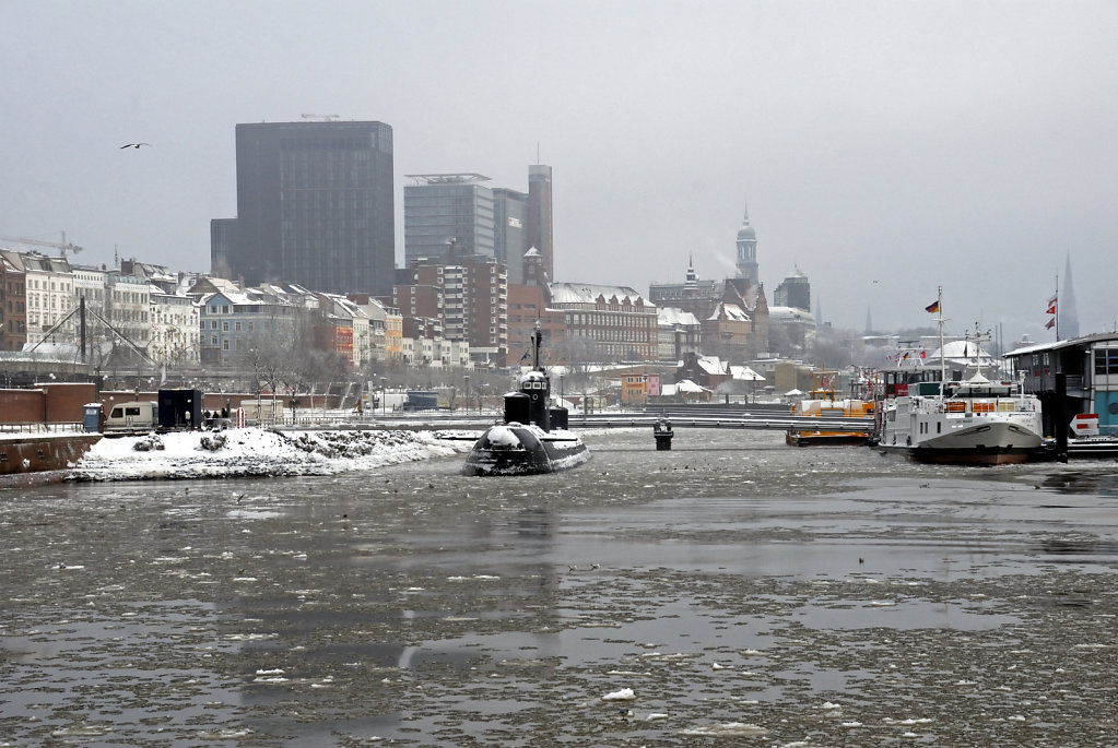 hamburg hafen  (142)- aufgetaucht