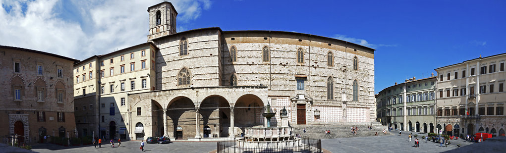 perugia (05) - piazza iv novembre - teilpanorama