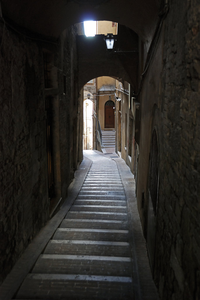 perugia (10) - die gasse teil 2