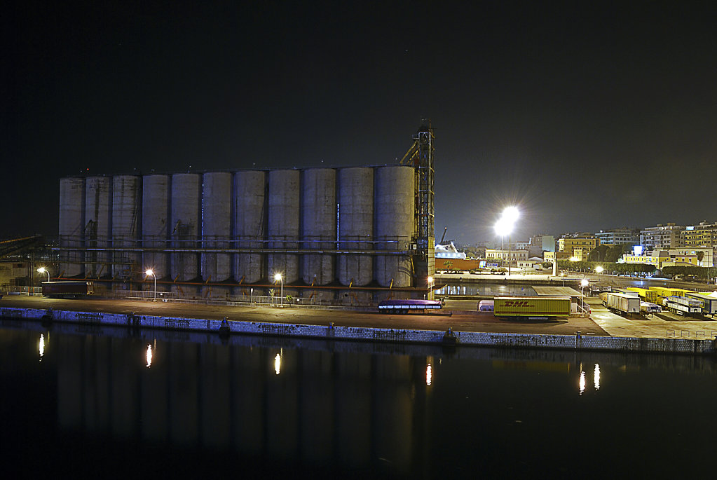 sizilien  (76)  -palermo - im hafen nachts