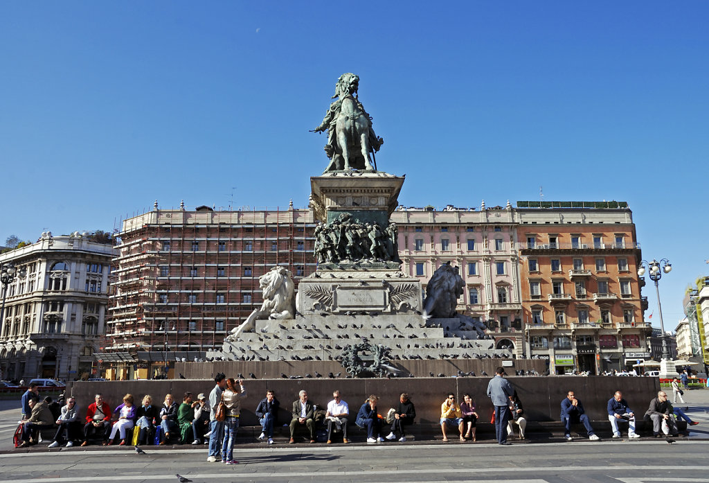 mailand  (02) - piazza del duomo / domplatz