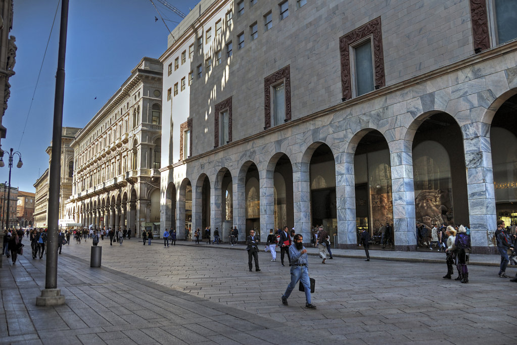 mailand (06) - piazza del duomo / domplatz (02)