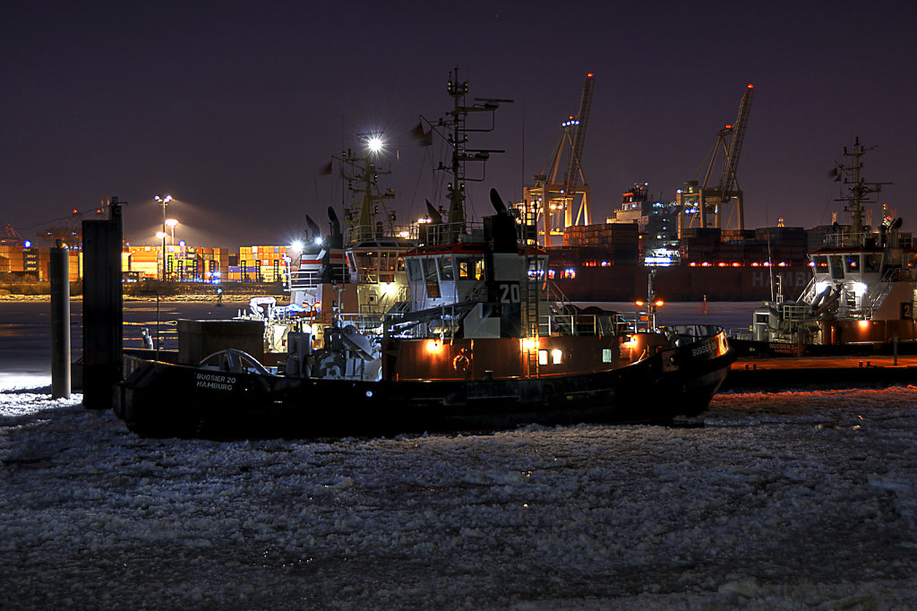 hamburg hafen - im winter - bugsier 20