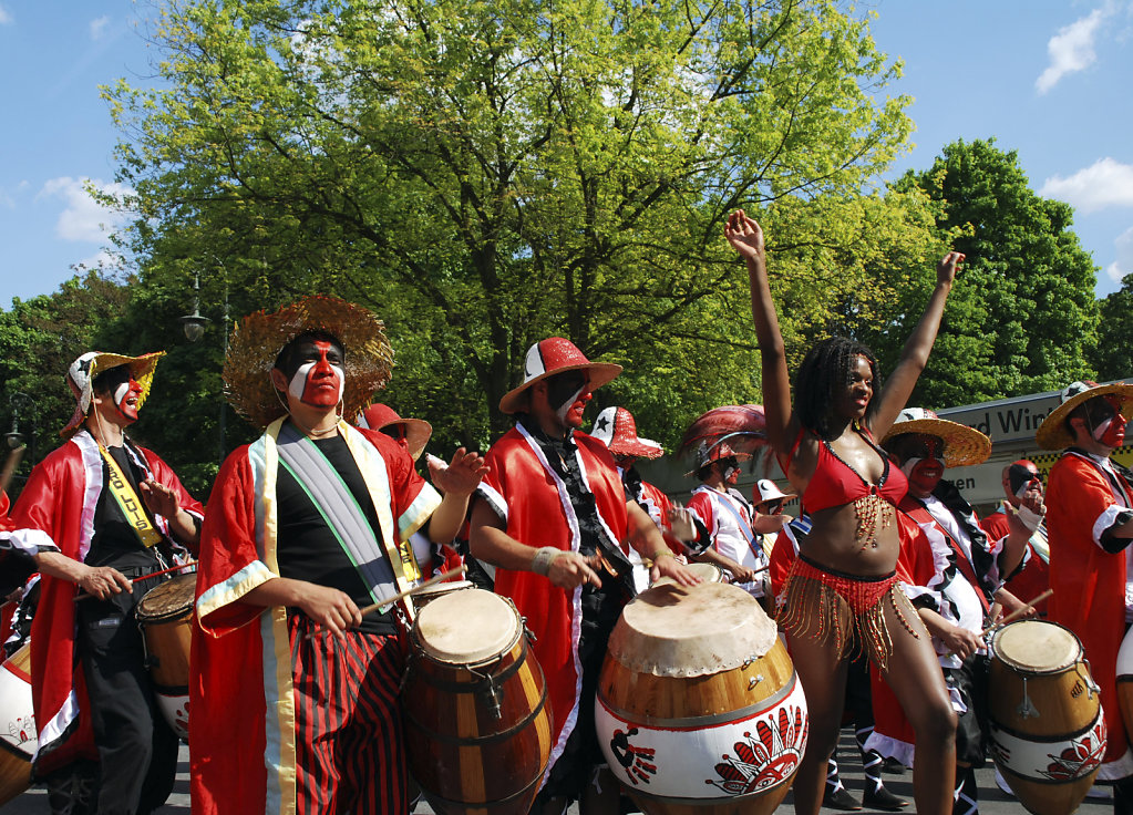 karneval der kulturen - berlin - kreuzberg - bild nr. 