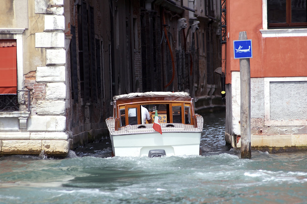 venedig (51) - taxikutscher