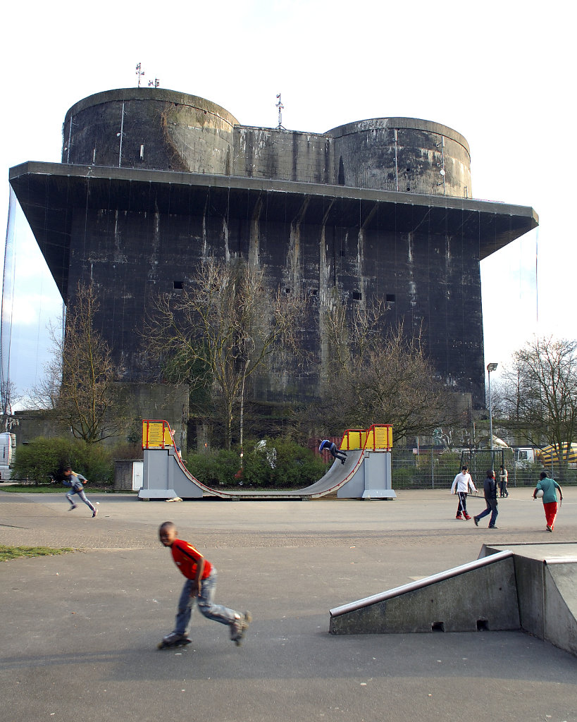 hamburg hafen -(73) -hochbunker wilhelmsburg