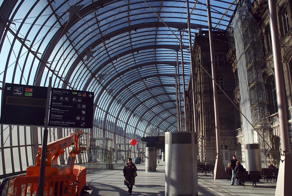 straßburg - teil vierundvierzig -am bahnhof -teil eins