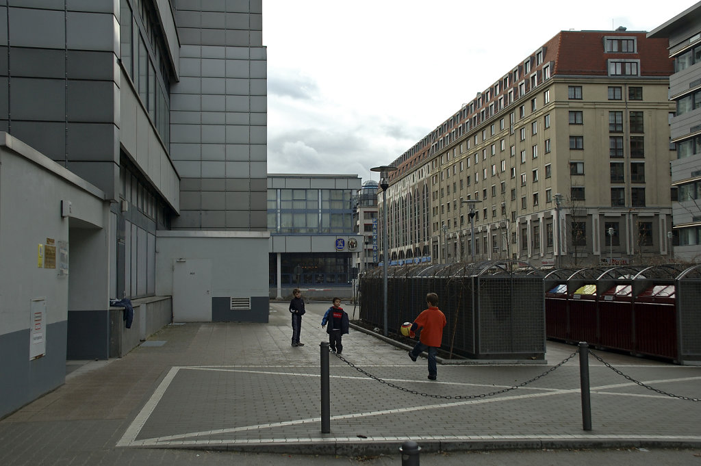 auf der straße teil zwei