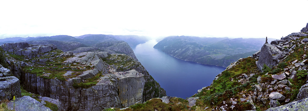 norwegen (24) -  preikestolen - teilpanorama teil drei