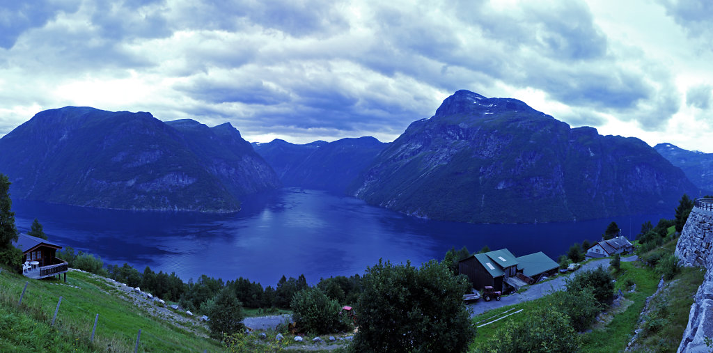 norwegen (124)  - hellesylt - teilpanorama