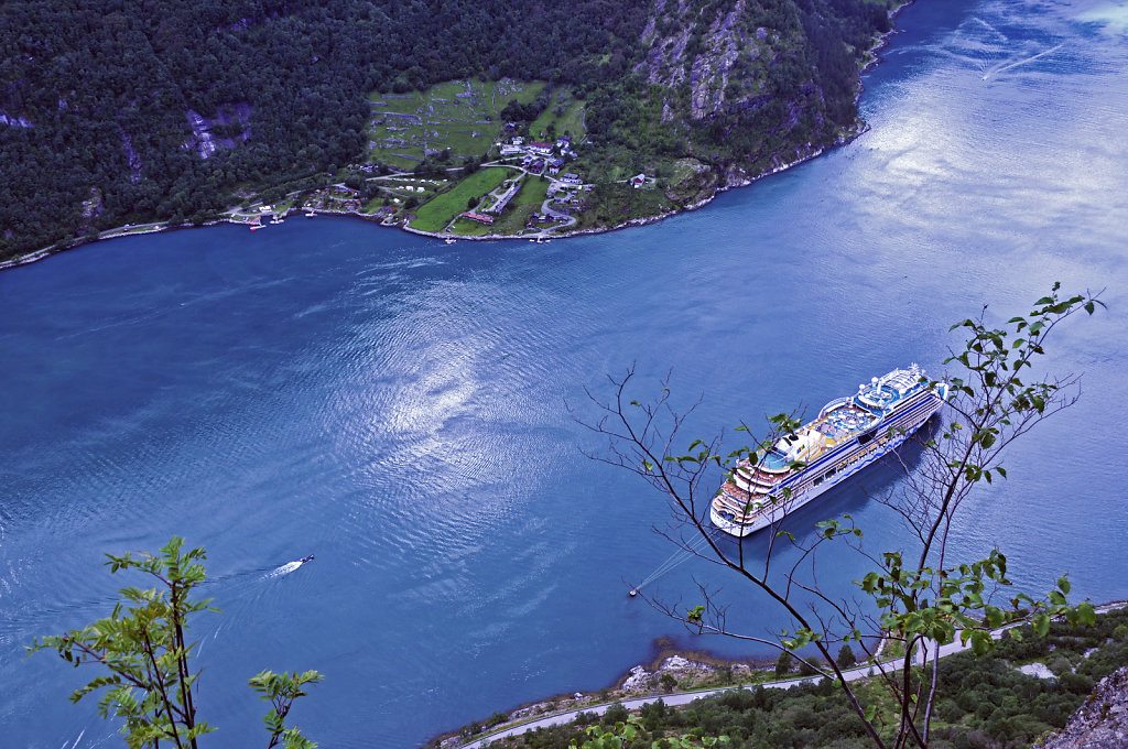 norwegen (115)  - geiranger fjord - von oben