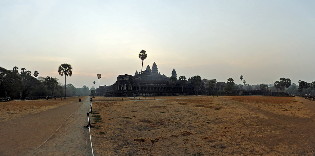 kambodscha - tempel von angkor - angkor wat (06) - teilpanorama 