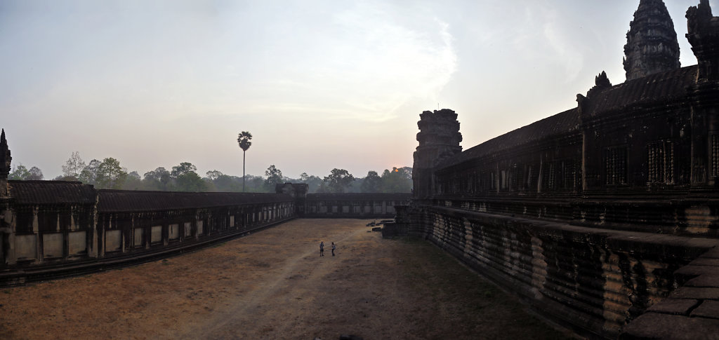 kambodscha - tempel von angkor - angkor wat (18) - teilpanorama 