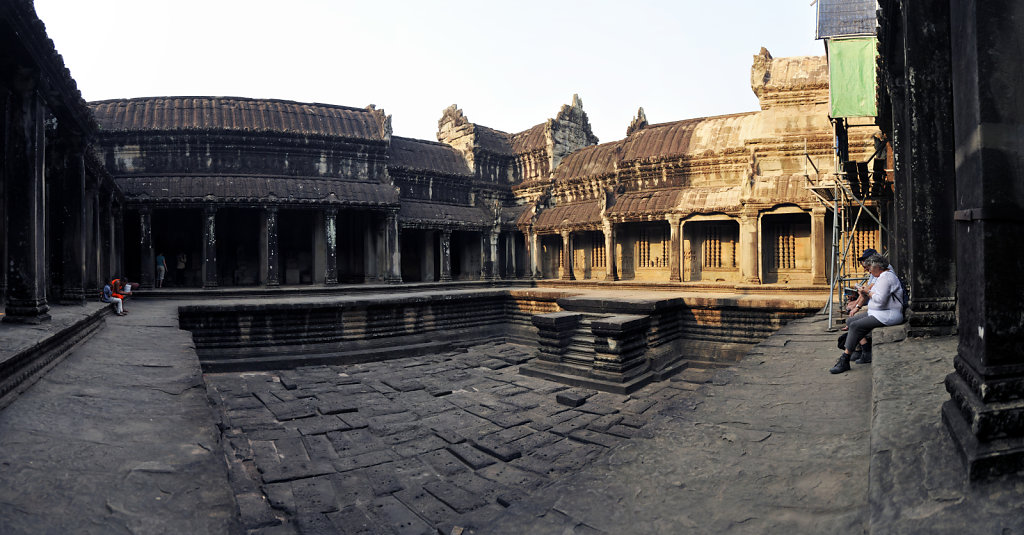 kambodscha - tempel von angkor - angkor wat (57) - teilpanorama 