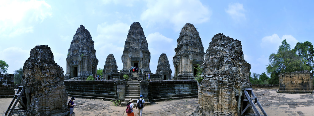 kambodscha - tempel von anghor - östlicher mebon -  teilpanoram