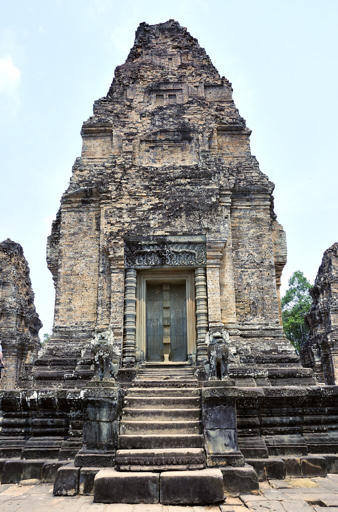 kambodscha - 
tempel von anghor - 
eastern mebon (01)