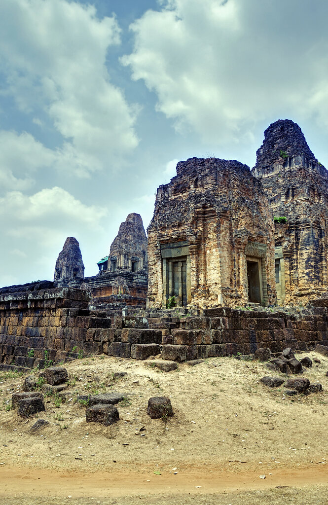 kambodscha - 
tempel von anghor - 
eastern mebon (01)