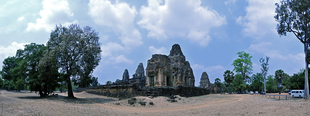 kambodscha - tempel von anghor - östlicher mebon - teilpanorama