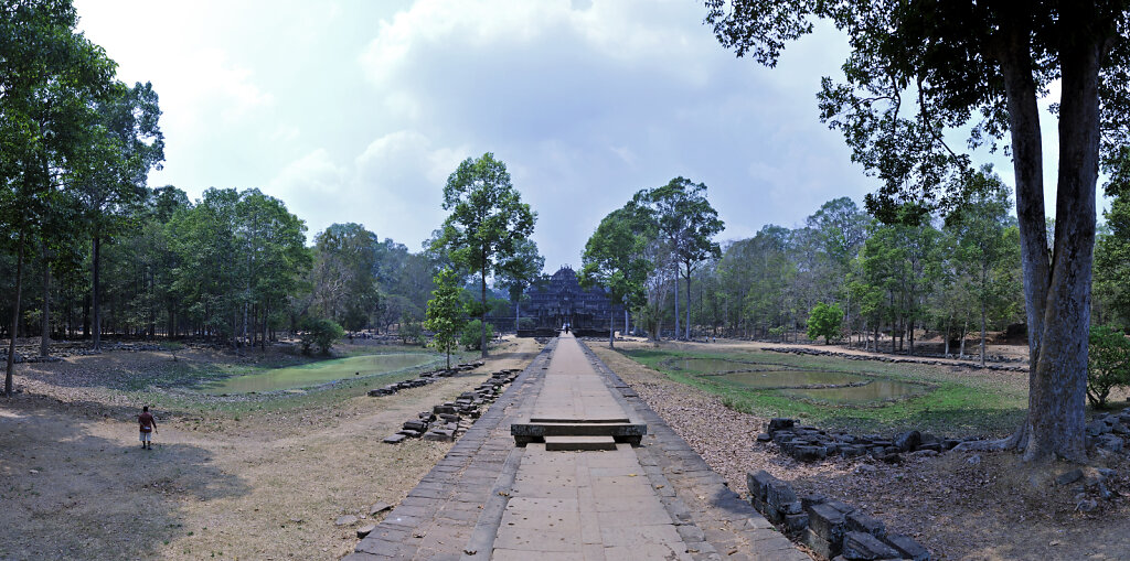kambodscha - tempel von anghor - angkor thom - baphuon - teilpan