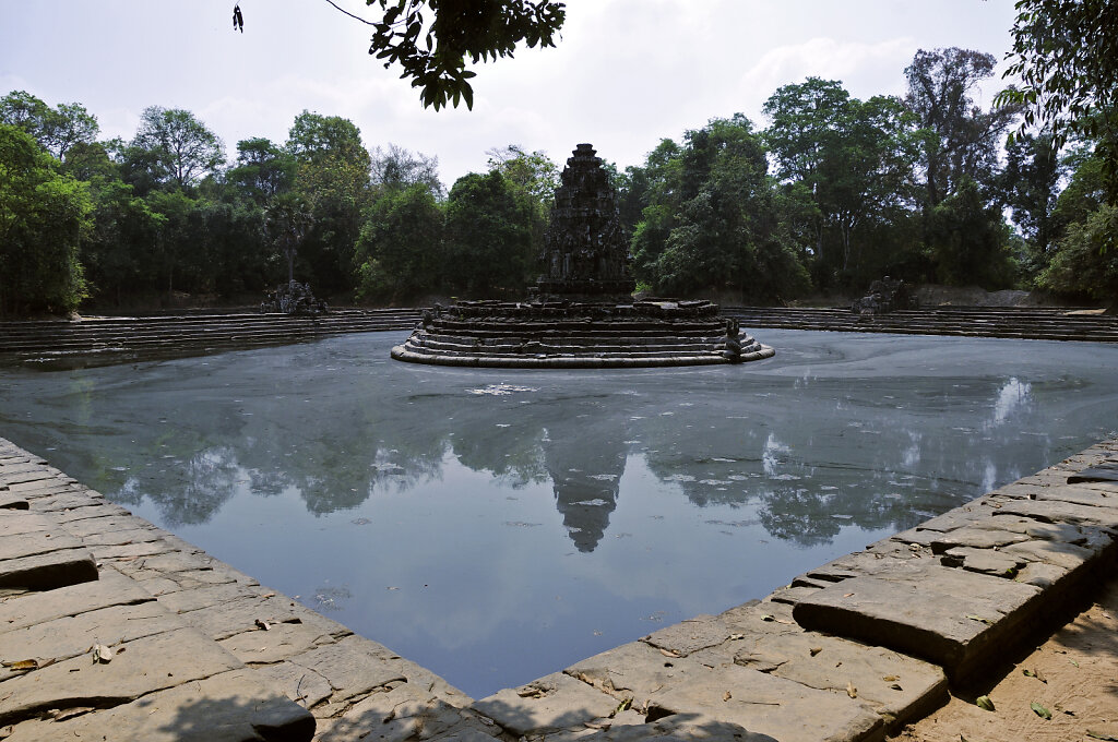 kambodscha - 
tempel von anghor - 
der see jayatataka 
und neak 