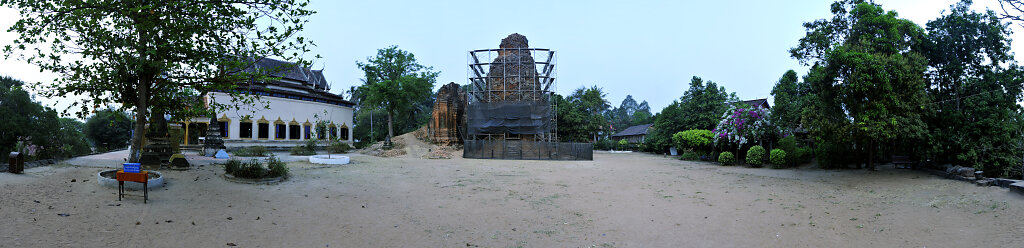 kambodscha - tempel von anghor - lolei - teilpanorama (03)