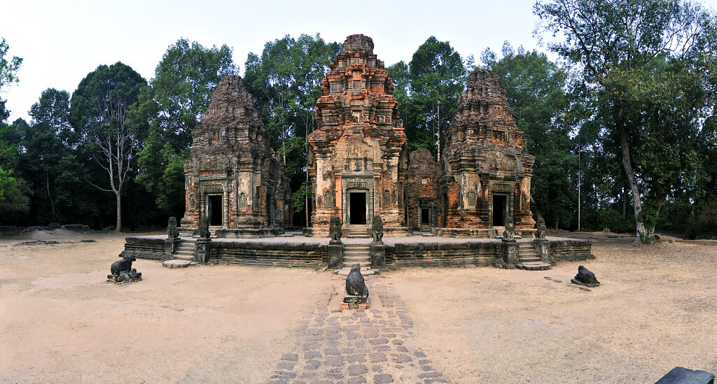 kambodscha - tempel von anghor - preah ko - teilpanorama (08)