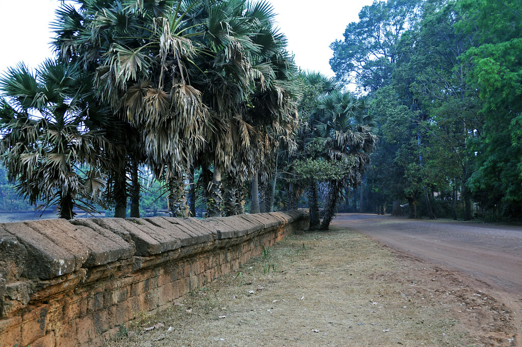 kambodscha - tempel von anghor -  bakong (01)