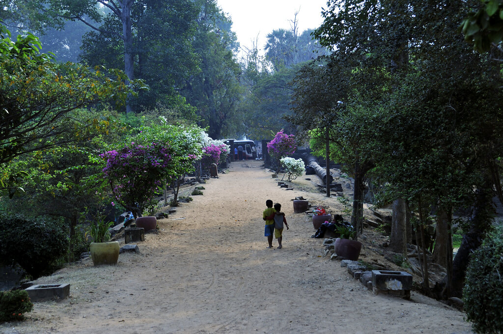 kambodscha - tempel von anghor -  bakong (10)