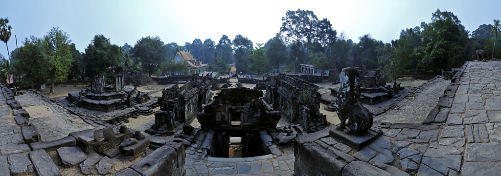 kambodscha - tempel von anghor -  bakong  teilpanorama  teil fü