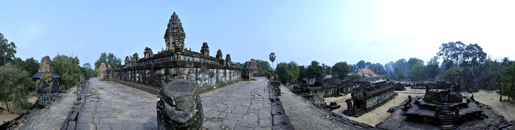 kambodscha - tempel von anghor -  bakong  teilpanorama  teil neu