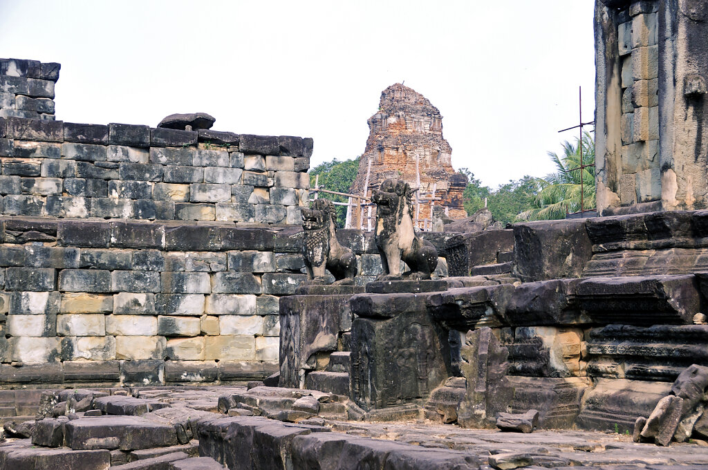 kambodscha - tempel von anghor -  bakong (46)
