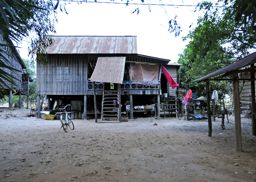 kambodscha - tempel von anghor -  unterwegs (28)