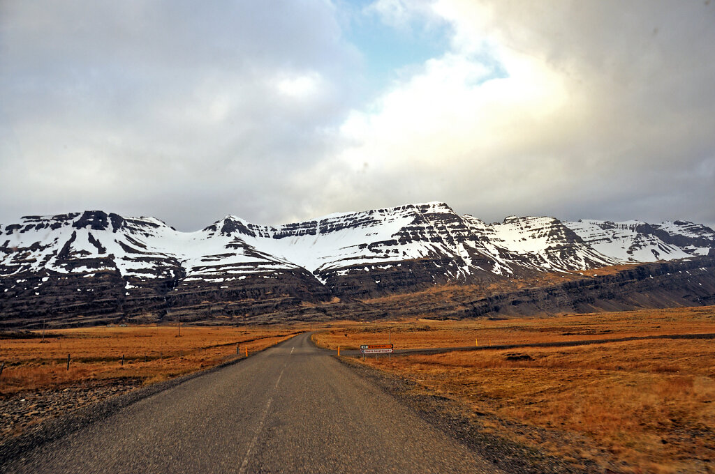 island – zwischen  breiðdalsvík und reyðarfjörður (01)